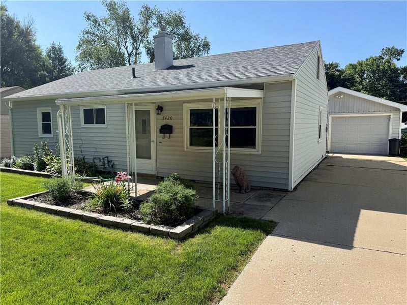 3420 Jackson St, St Joseph, MO 64507