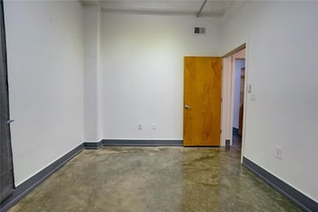 3001 Gillham Rd #102, Kansas City, MO 64108