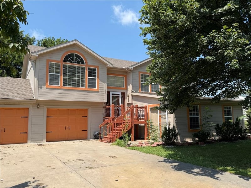 205 Madison St, Spring Hill, KS 66083