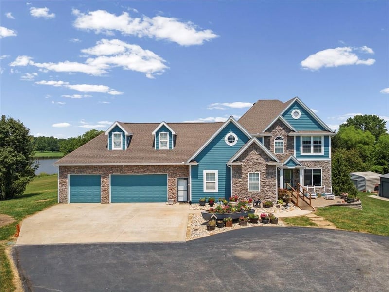 1003 Top Water Dr, Bates City, MO 64011