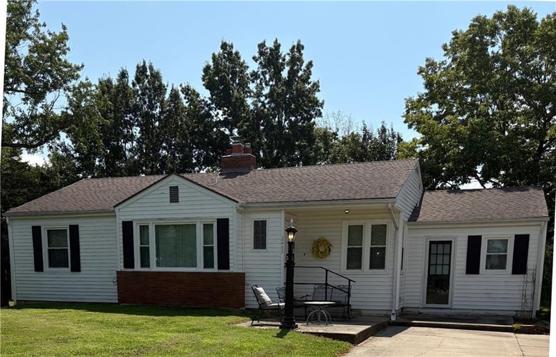 2405 Mechanic St, Harrisonville, MO 64701