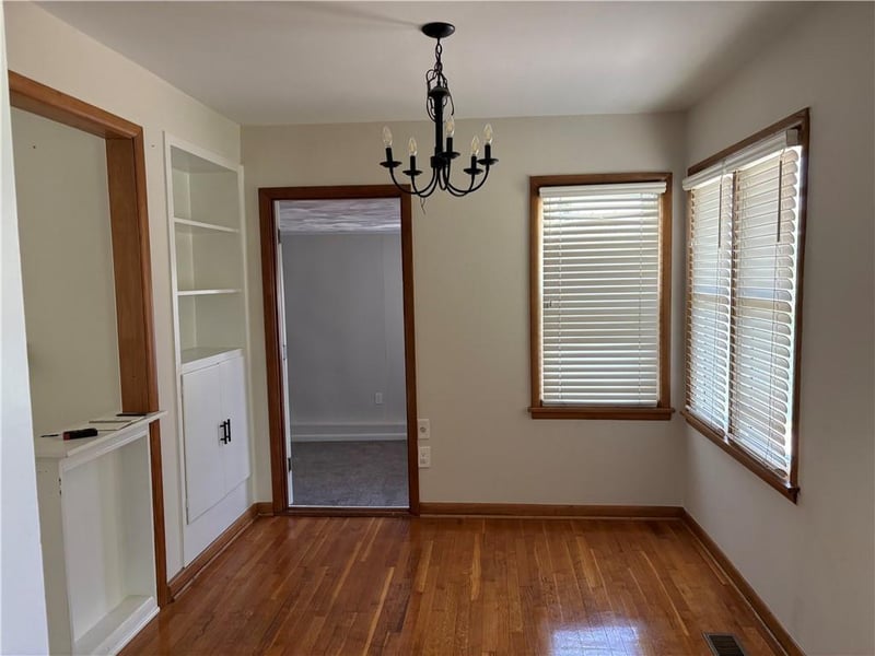2405 Mechanic St, Harrisonville, MO 64701