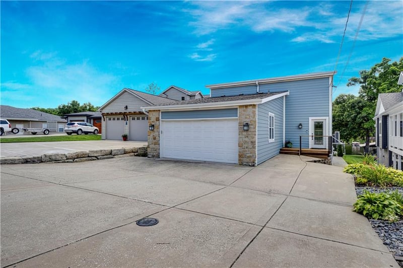 3 W St, Lake Lotawana, MO 64086