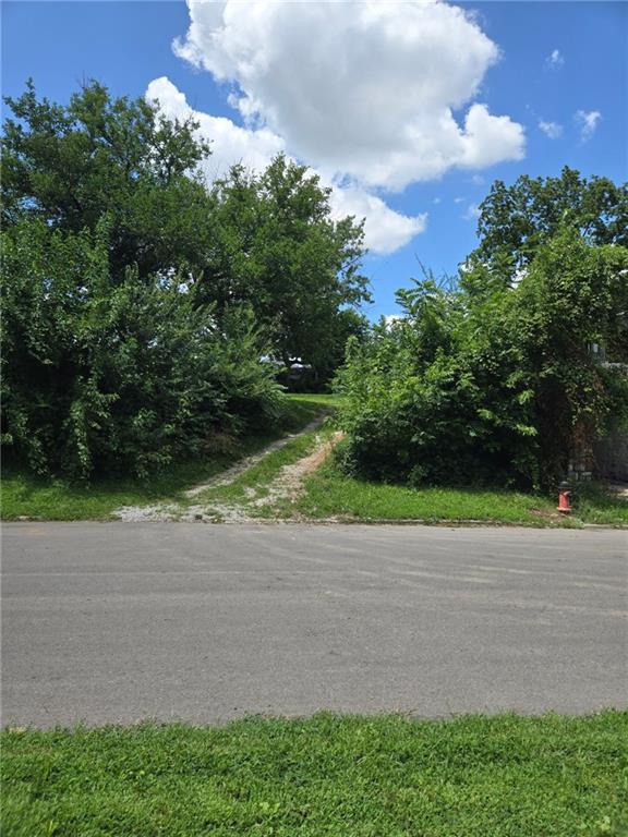 3122 Myrtle Ave, Kansas City, MO 64128