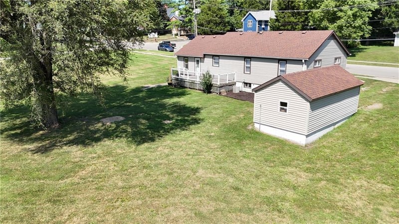 404 6th St, Savannah, MO 64485