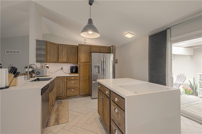 10846 Bradshaw St, Overland Park, KS 66210