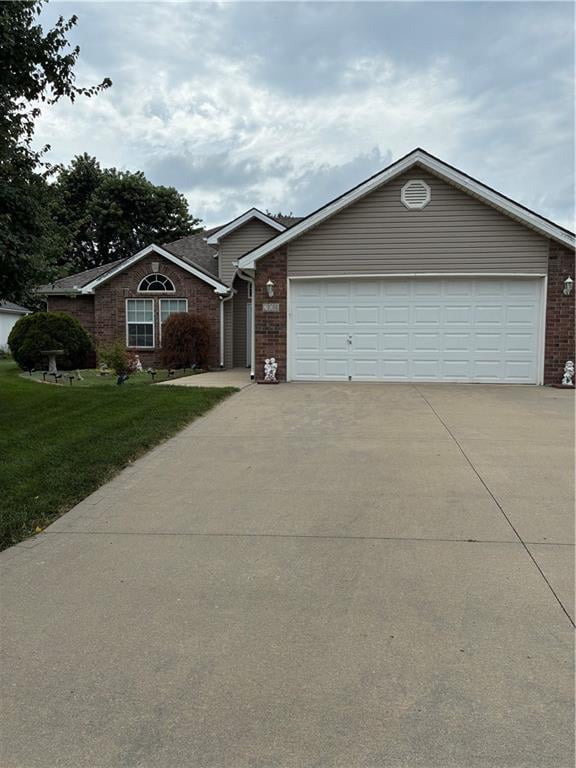 204 Jackie Ave, Grain Valley, MO 64029