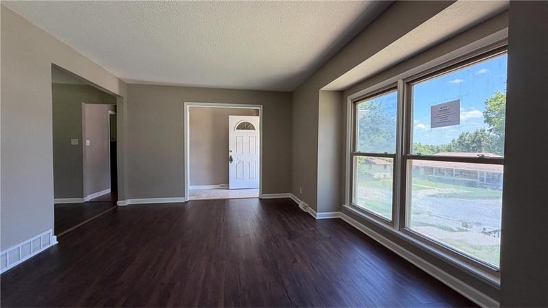 1424 Western St, Leavenworth, KS 66048