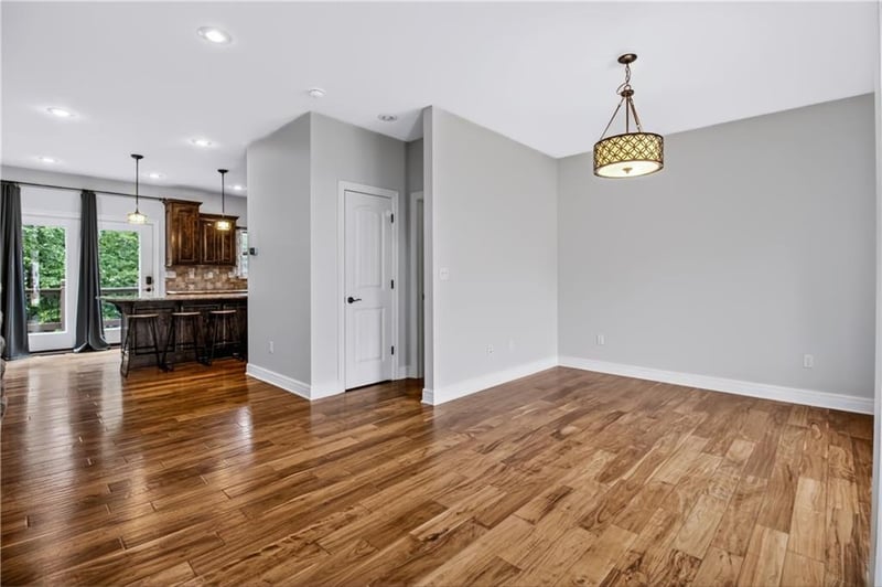 1236 Vivian Dr, Warrensburg, MO 64093