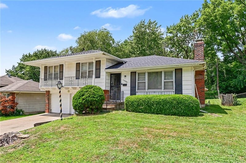 11906 Fuller Ave, Grandview, MO 64030