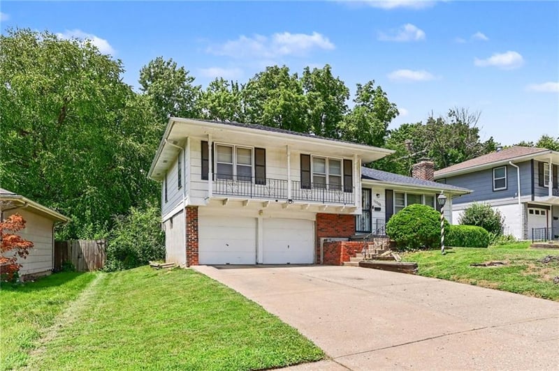 11906 Fuller Ave, Grandview, MO 64030