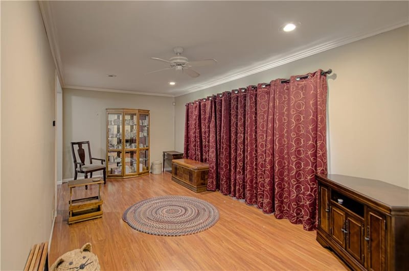 4748 Reinhardt Dr, Roeland Park, KS 66205