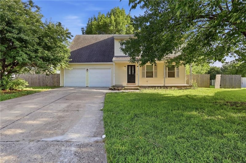 201 Poplar Dr, Gardner, KS 66030