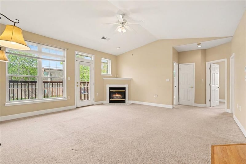 17201 E 32nd St S #11, Independence, MO 64055