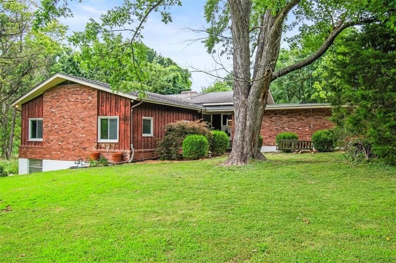 11806 39th St, Independence, MO 64052