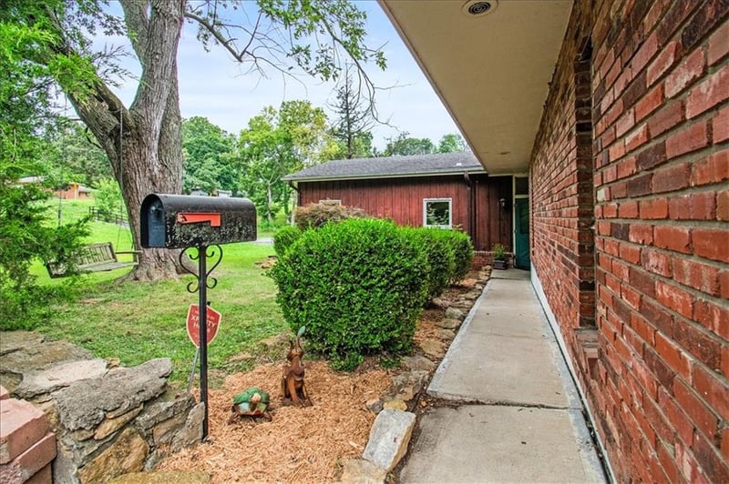 11806 39th St, Independence, MO 64052