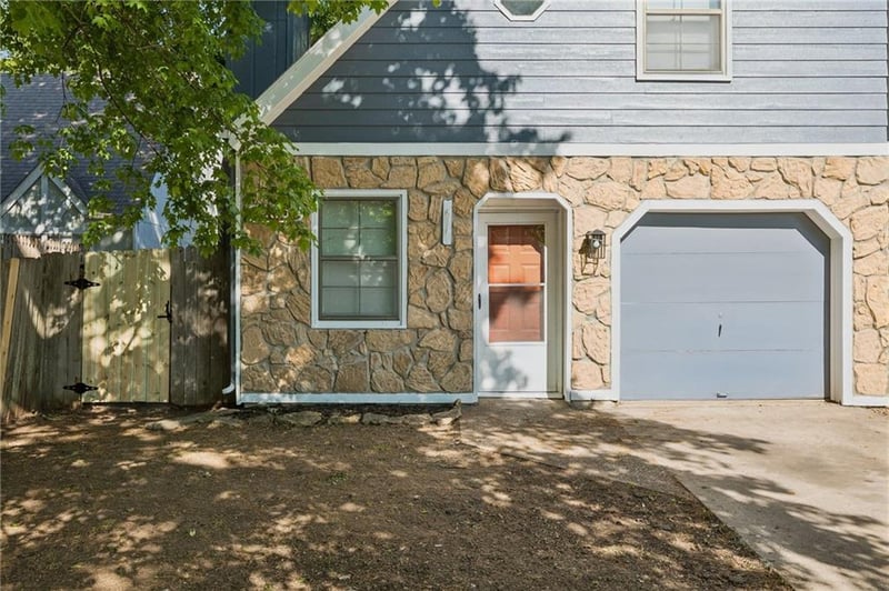 303 Northwood Ln, Lawrence, KS 66044