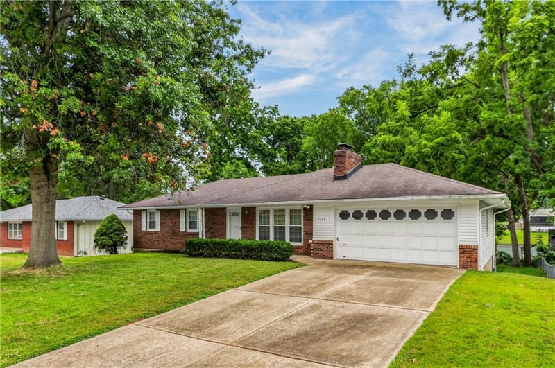 8029 Yecker Ave, Kansas City, KS 66109