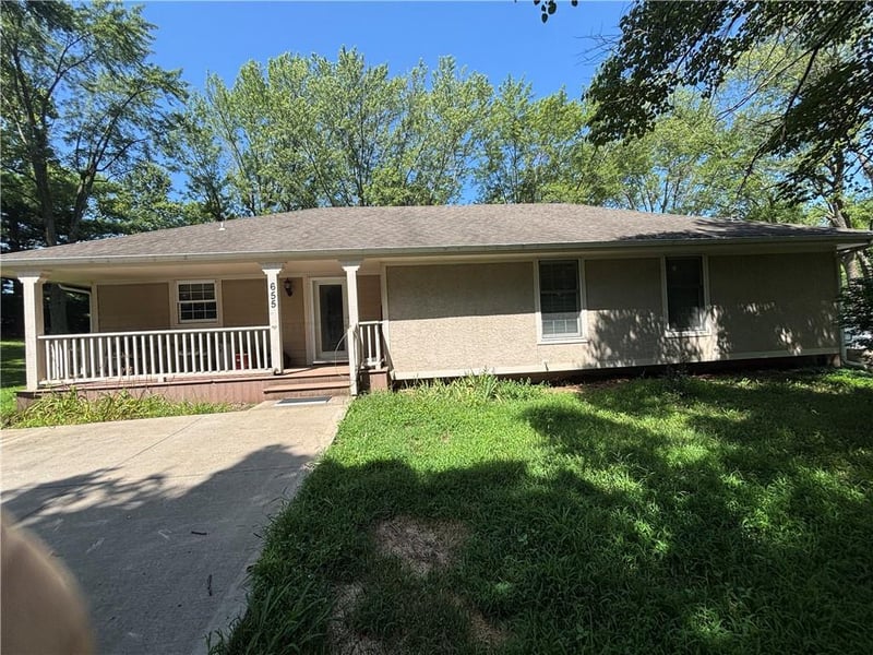 655 Brizendine Rd, Blue Springs, MO 64014