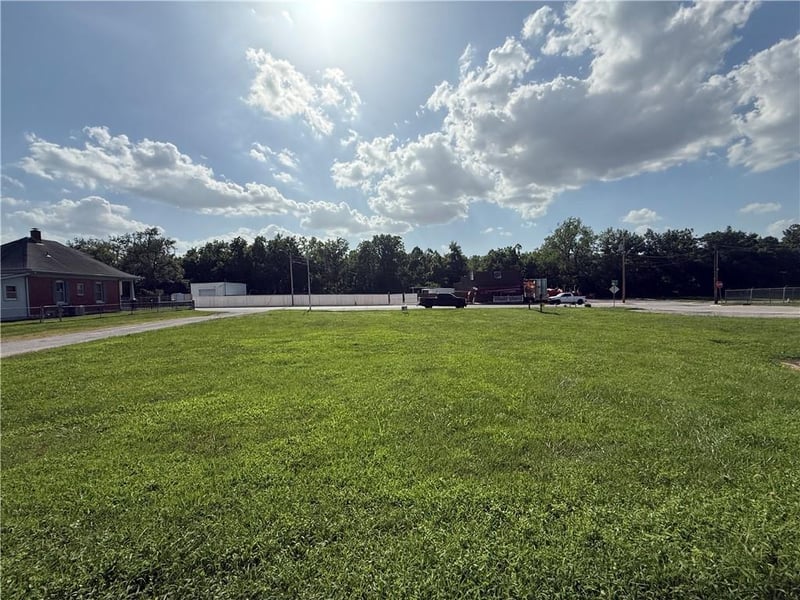 711 Sterling Ave, Independence, MO 64054