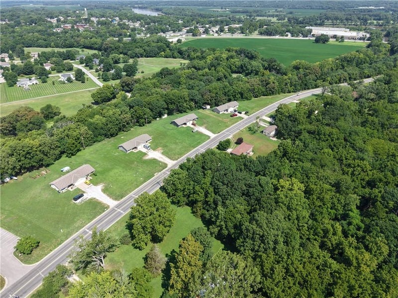 8535 Kill Creek Rd, De Soto, KS 66018