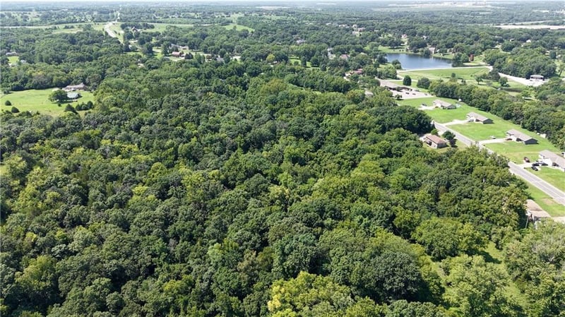 8535 Kill Creek Rd, De Soto, KS 66018