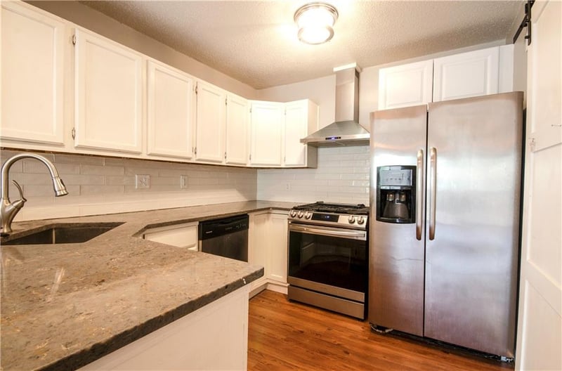 227 Ash Ave, Independence, MO 64053