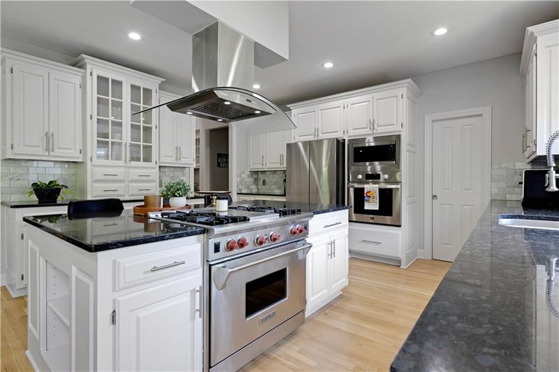 15448 Iron Horse Cir, Leawood, KS 66224