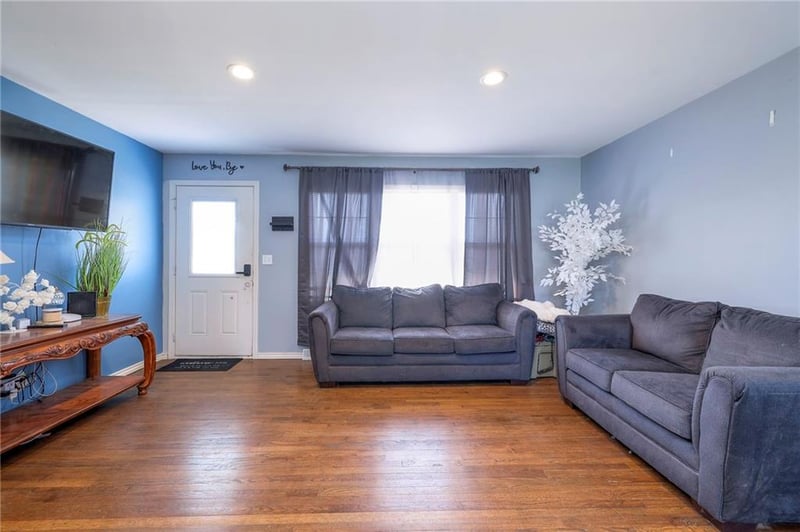 304 E South St, Harrisonville, MO 64701
