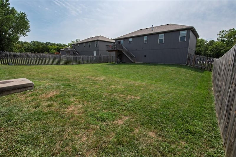 212 Greystone Way, Grain Valley, MO 64029