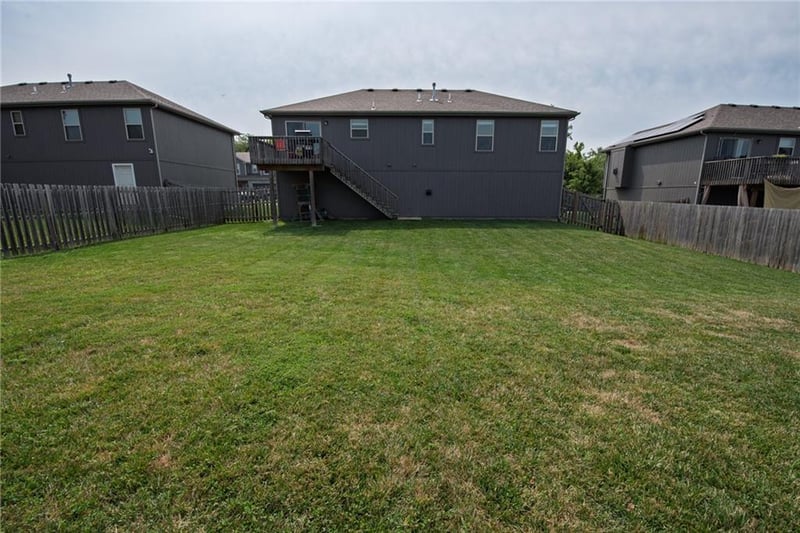 212 Greystone Way, Grain Valley, MO 64029