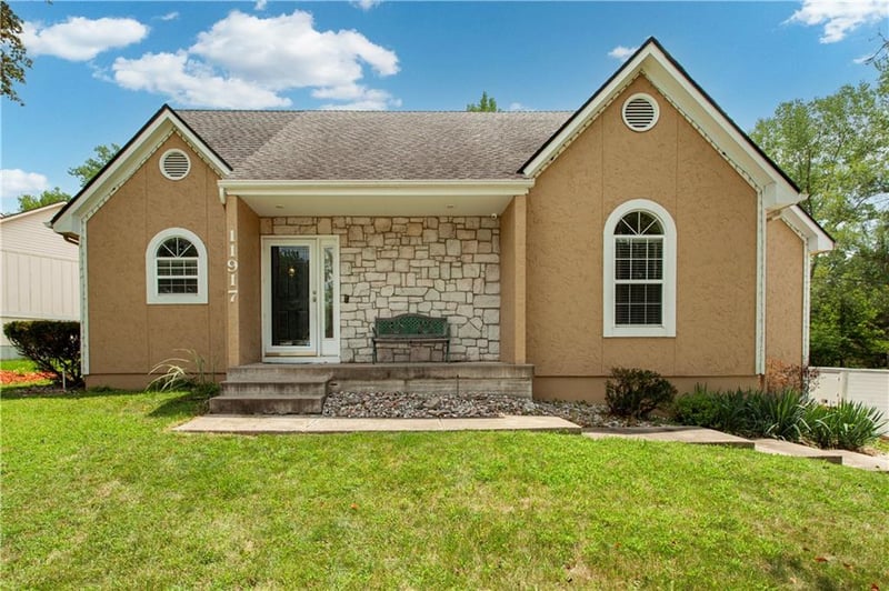 11917 Virginia Ave, Kansas City, MO 64146