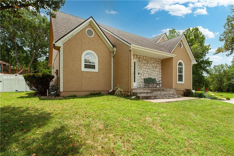 11917 Virginia Ave, Kansas City, MO 64146