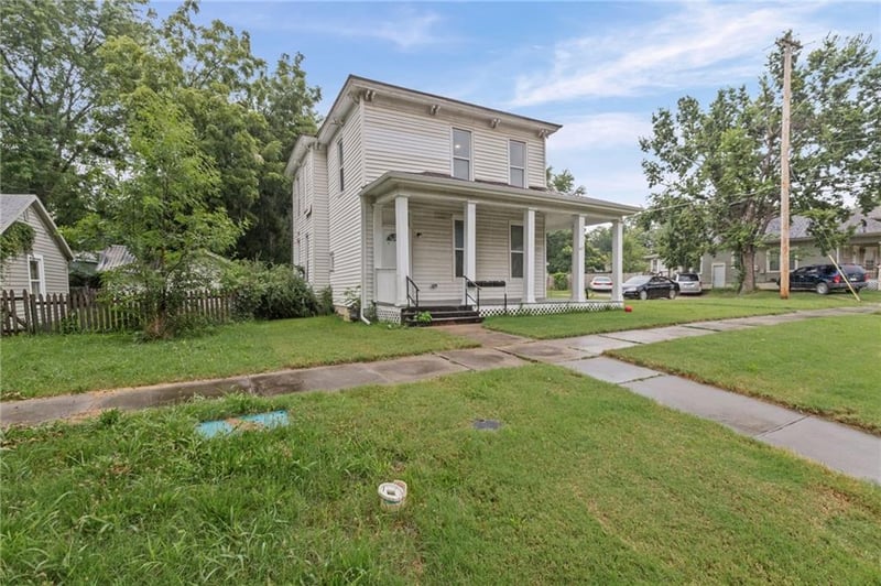 417 2nd St, Ottawa, KS 66067