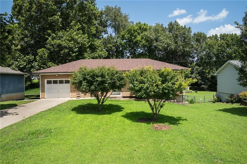 23 190th Rd, Warrensburg, MO 64093