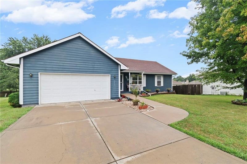 206 22nd Ter, Kearney, MO 64060