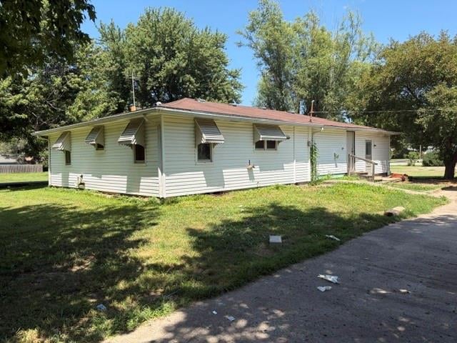 218 Wilmer Ln, St Joseph, MO 64504