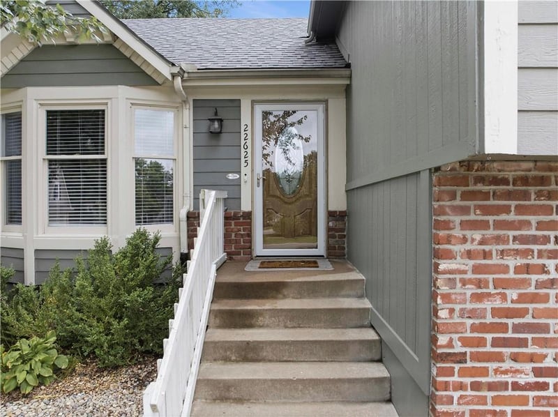 22625 64th Ter, Shawnee, KS 66226