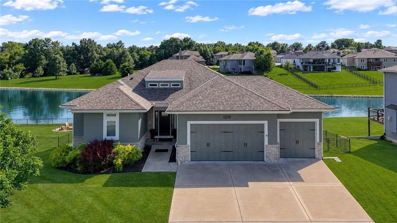 1218 Hillmann Ln, Warrensburg, MO 64093