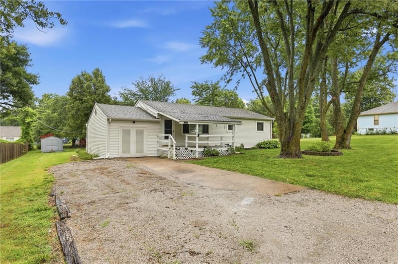 17511 Montgall Dr, Belton, MO 64012