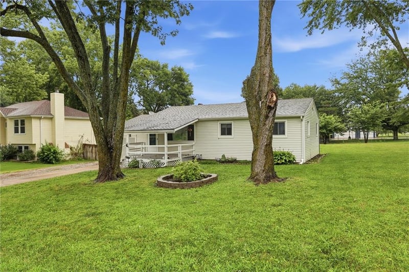 17511 Montgall Dr, Belton, MO 64012