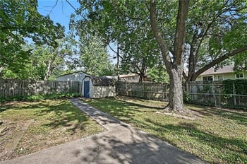 1710 NE 67th Ter, Kansas City, MO 64118