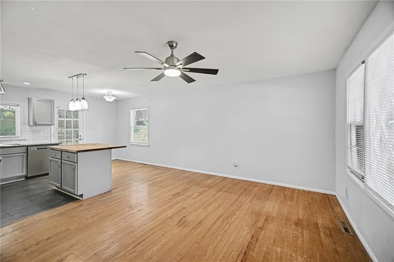 8007 93rd St, Kansas City, MO 64138