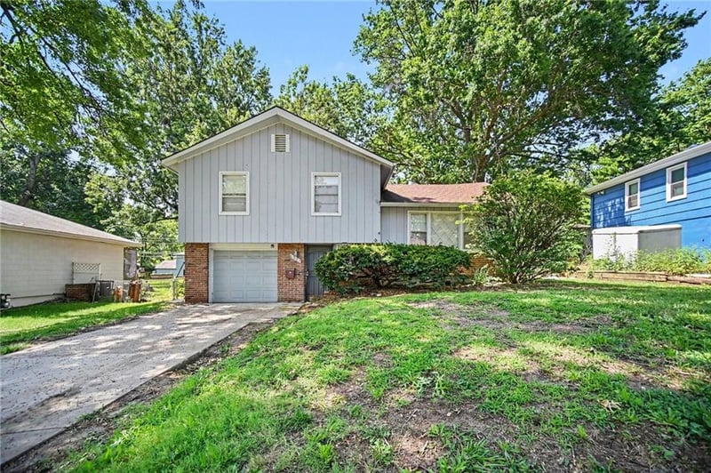 8007 93rd St, Kansas City, MO 64138