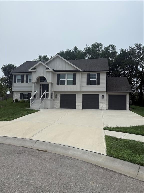 1101 Noah Ln, Kearney, MO 64060