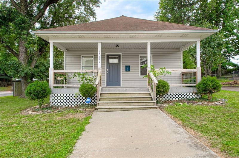 10119 Lexington Ave, Independence, MO 64053
