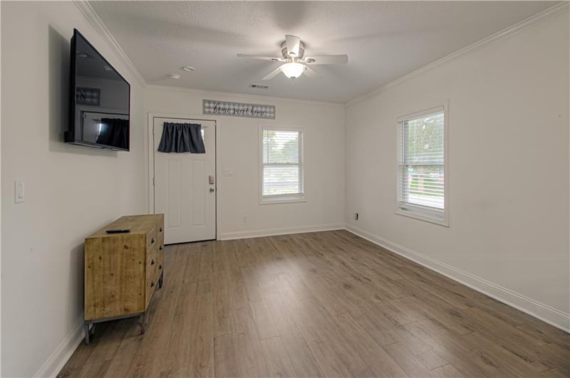 10119 Lexington Ave, Independence, MO 64053