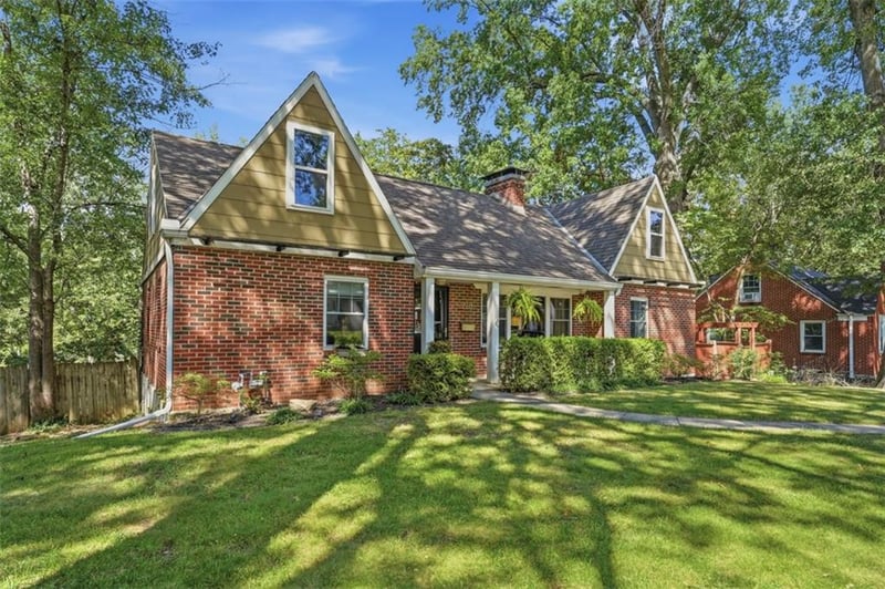 928 E Drumm Cir, Independence, MO 64055