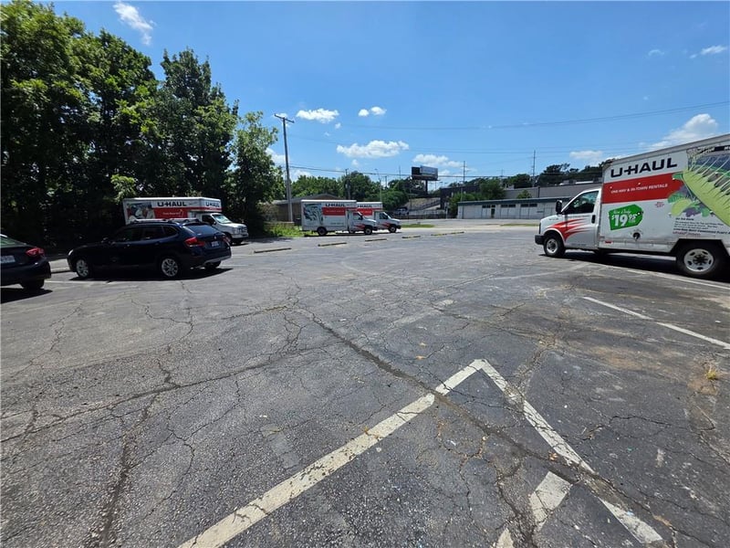 4027 Cherry St, Kansas City, MO 64116