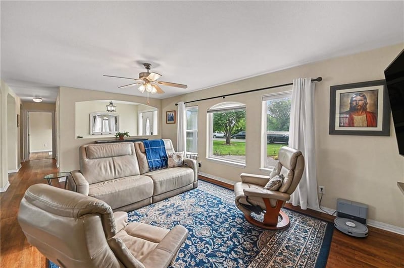 20350 Orchard Ln, St Joseph, MO 64505